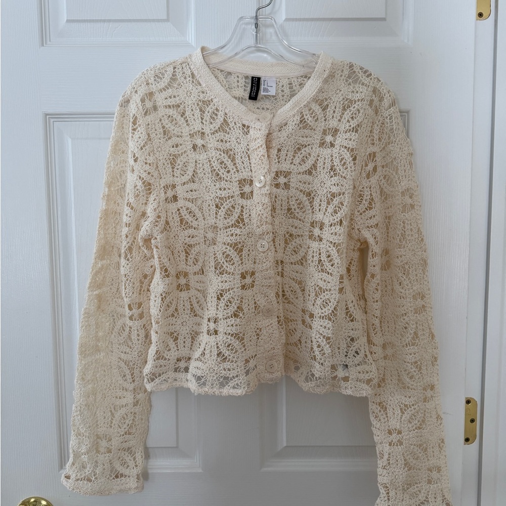 HM Divided Ivory Lace Button-Up Top - Picture 3 of 7